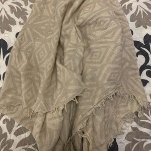 Aritzia blanket scarf